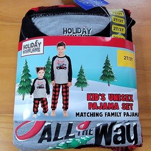 NWT Holiday FamJams Kids Uinisex Matching Christmas Pajamas Multiple Sizes 2T-12